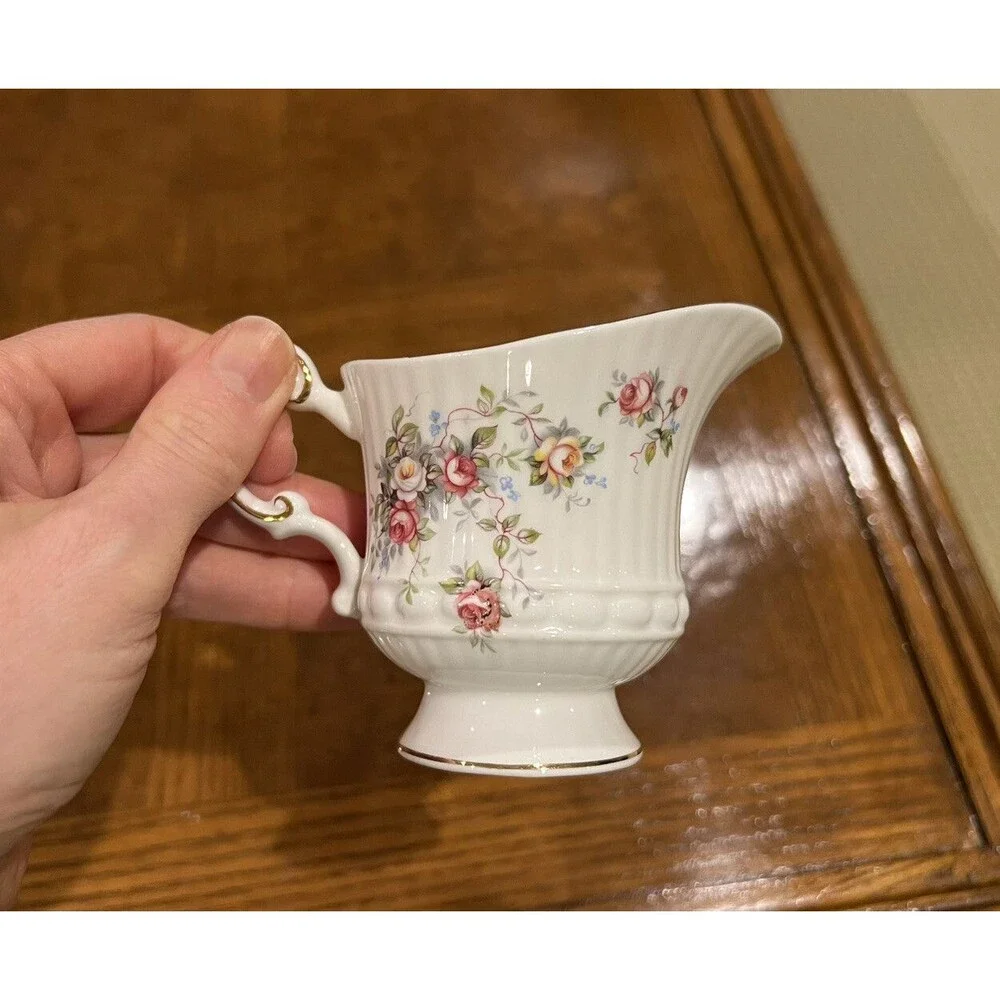 Vintage Queens Rosina Fine Bone China Creamer & Sugar Bowl (Rosamund Pattern)